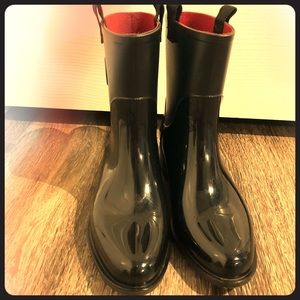 Tommy Hilfiger rain boots size 7
